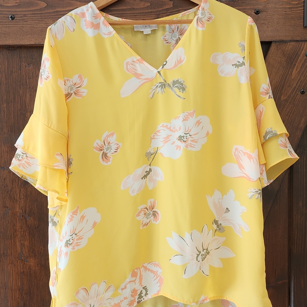 Ann Taylor Loft top with flutter sleeved size Medium